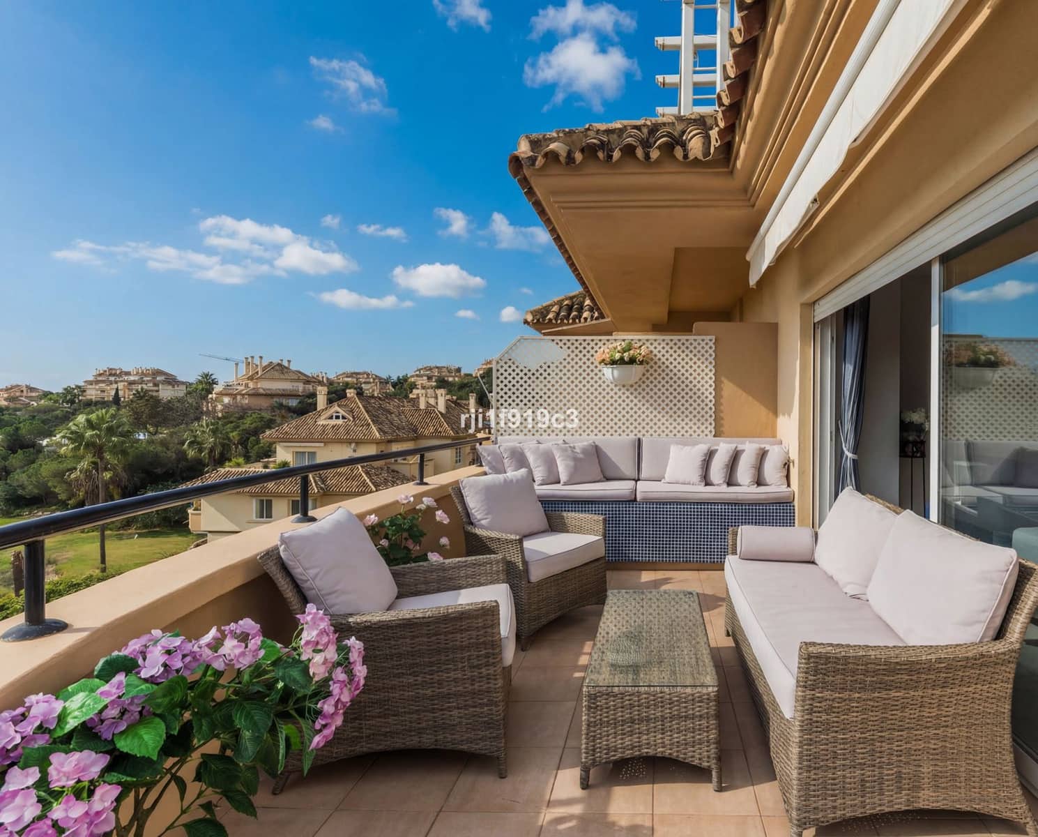 2 bedroom Apartment for sale in Elviria - € 620,000 (Ref: 9497330)