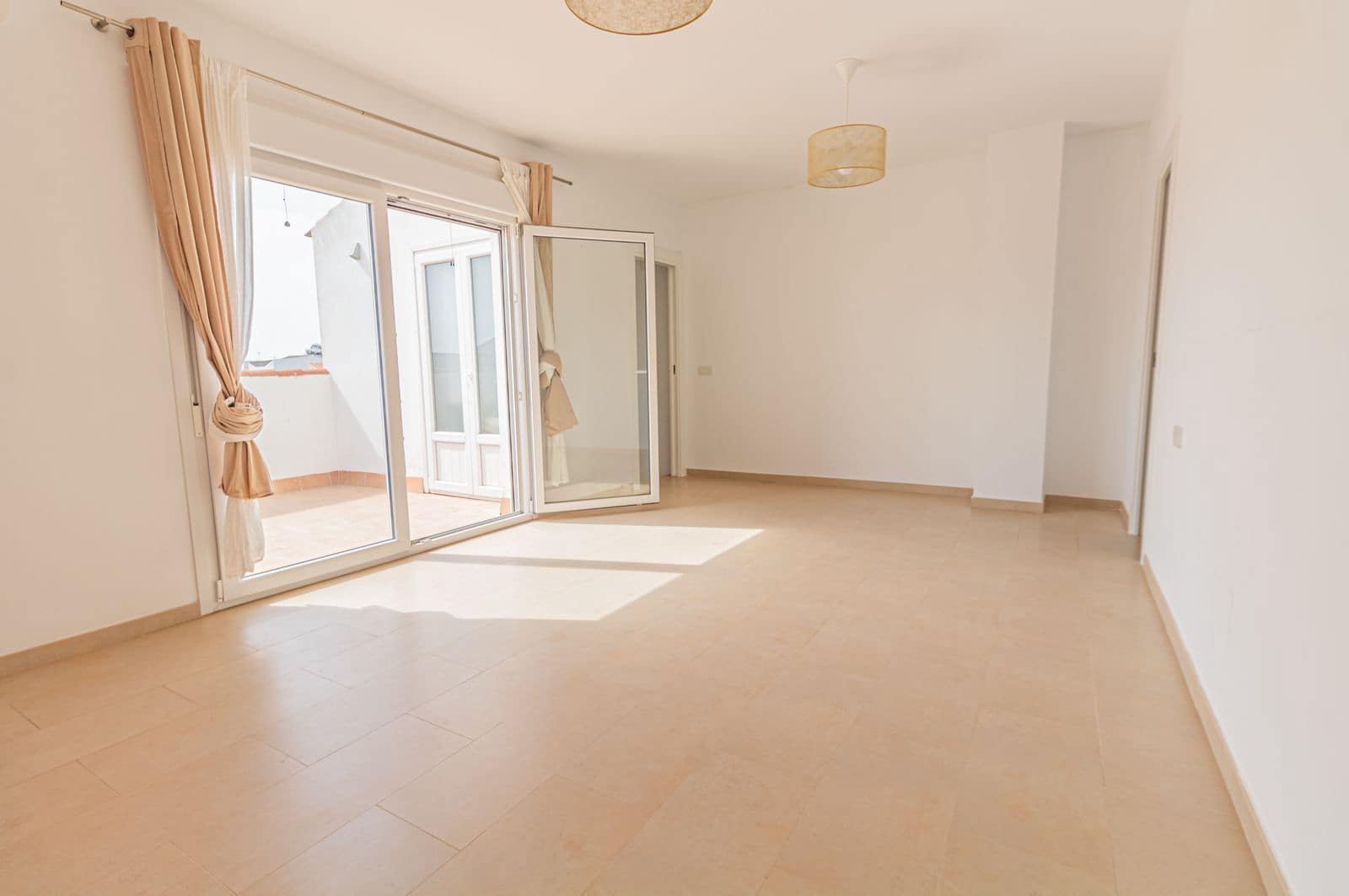 Chalet de 4 habitaciones en Pueblo Nuevo de Guadiaro en venta - 550.000 € (Ref: 9497331)