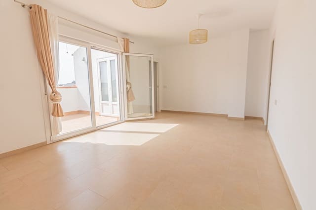 Chalet de 4 habitaciones en Pueblo Nuevo de Guadiaro, San Roque en venta - 550.000 € (Ref: 9497331)