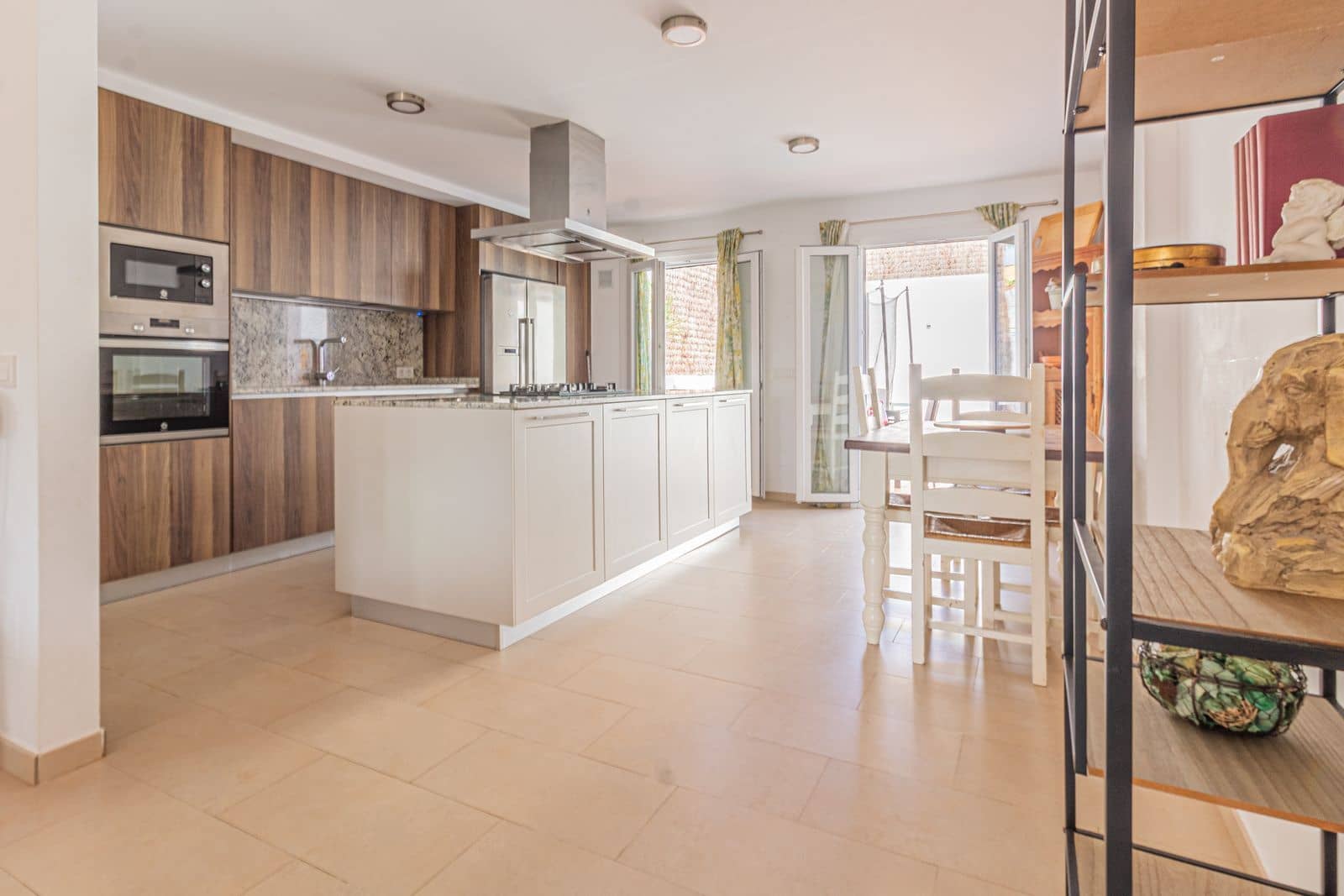 Chalet de 4 habitaciones en Pueblo Nuevo de Guadiaro en venta - 550.000 € (Ref: 9497331)