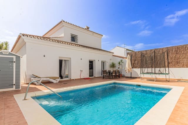 Chalet de 4 habitaciones en Pueblo Nuevo de Guadiaro, San Roque en venta - 550.000 € (Ref: 9497331)