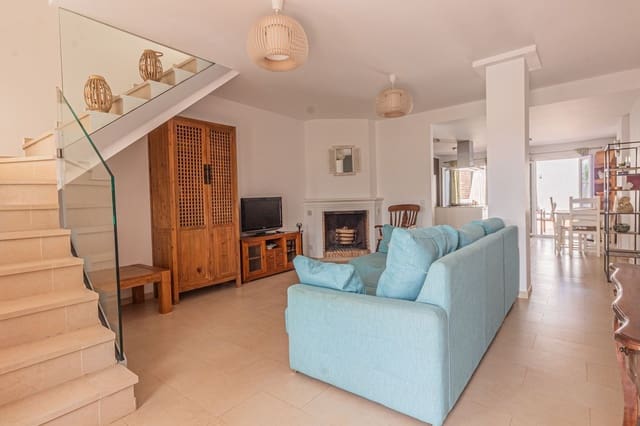 Chalet de 4 habitaciones en Pueblo Nuevo de Guadiaro, San Roque en venta - 550.000 € (Ref: 9497331)