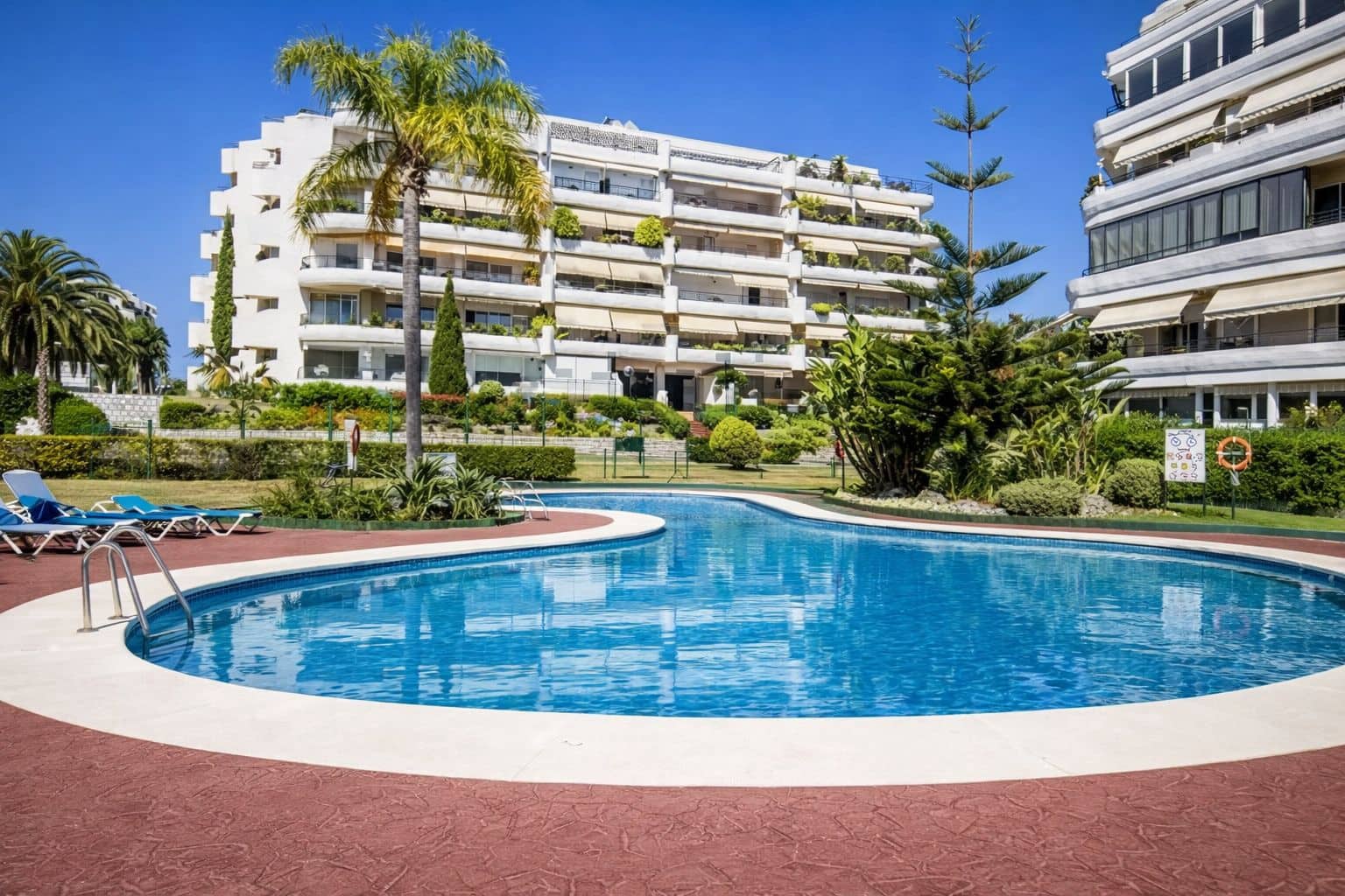 2 bedroom Apartment for sale in Guadalmina - € 399,000 (Ref: 9497332)