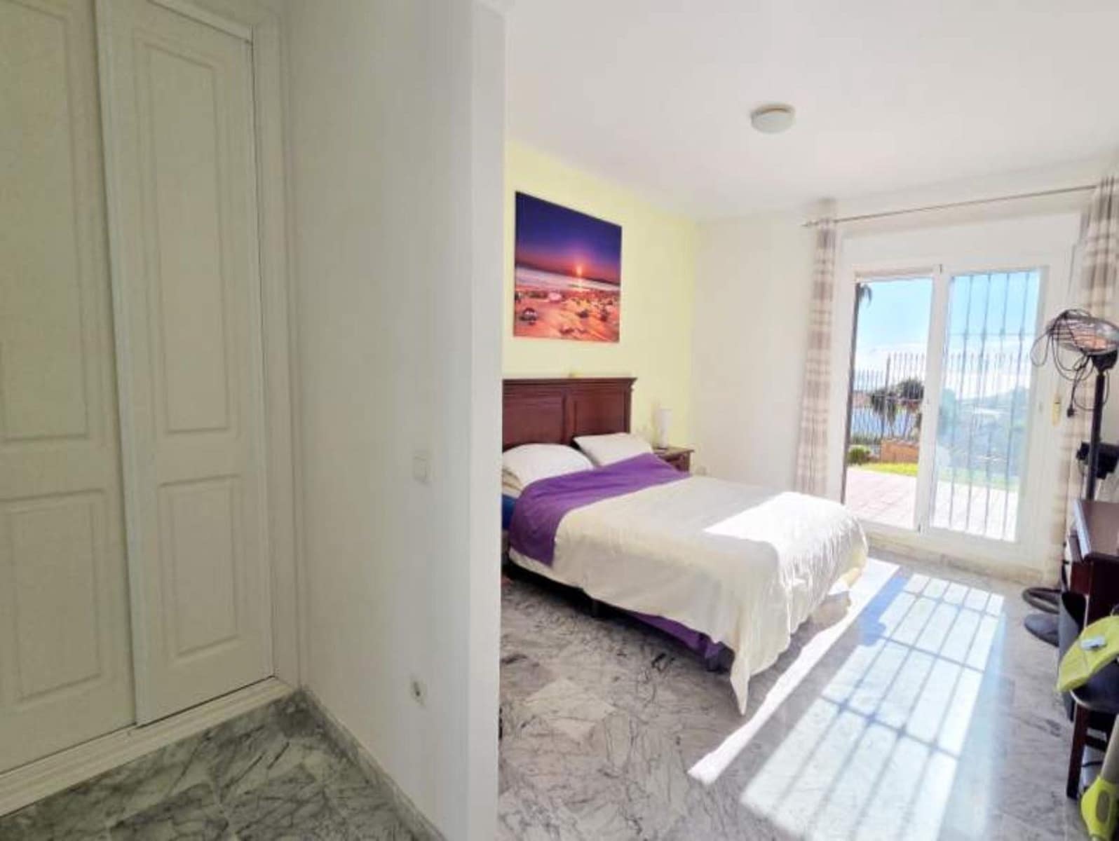 2 bedroom Apartment for sale in La Duquesa / Puerto de la Duquesa - € 280,000 (Ref: 9497334)