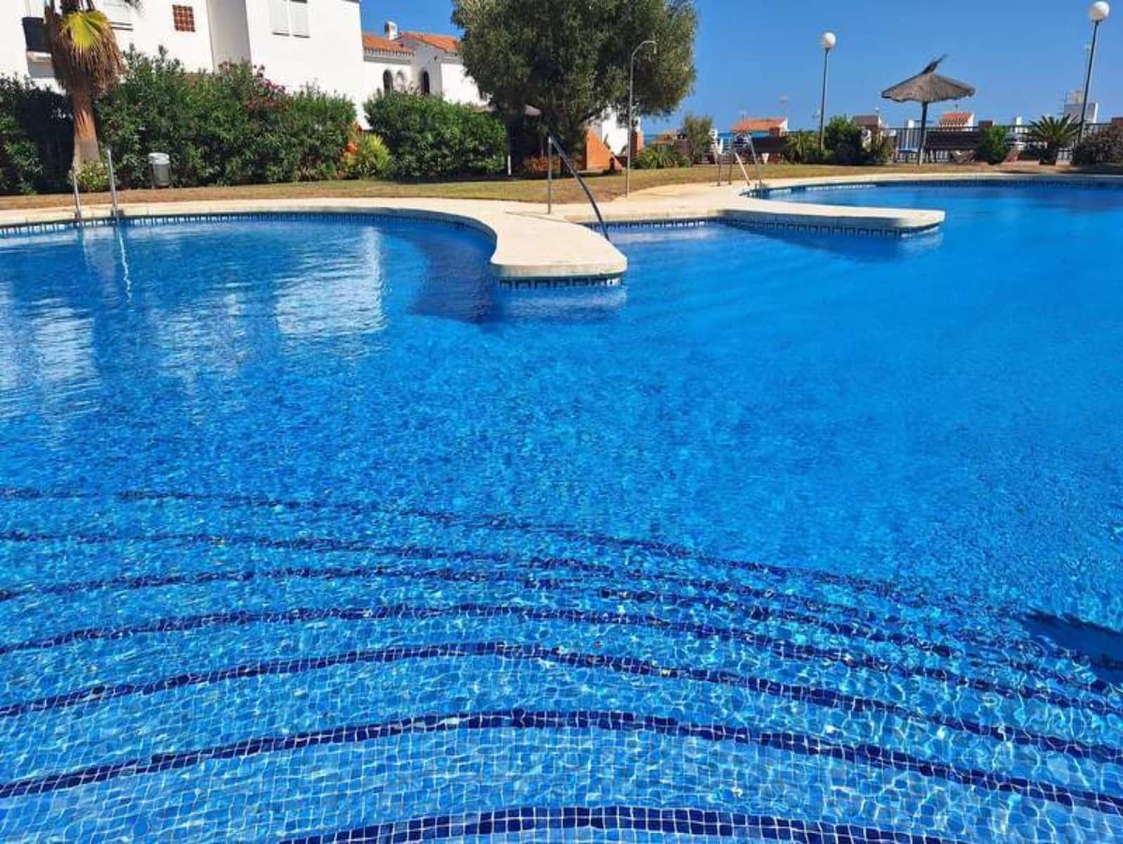 2 bedroom Apartment for sale in La Duquesa / Puerto de la Duquesa - € 280,000 (Ref: 9497334)