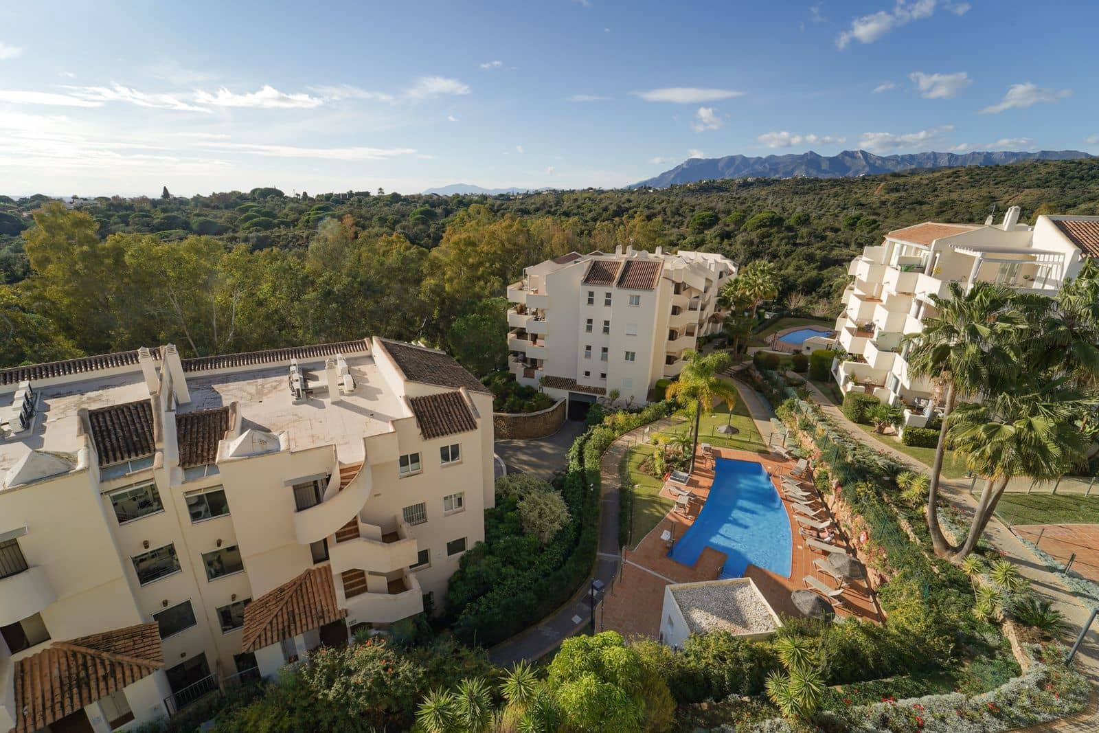 2 bedroom Penthouse for sale in Elviria - € 450,000 (Ref: 9497342)