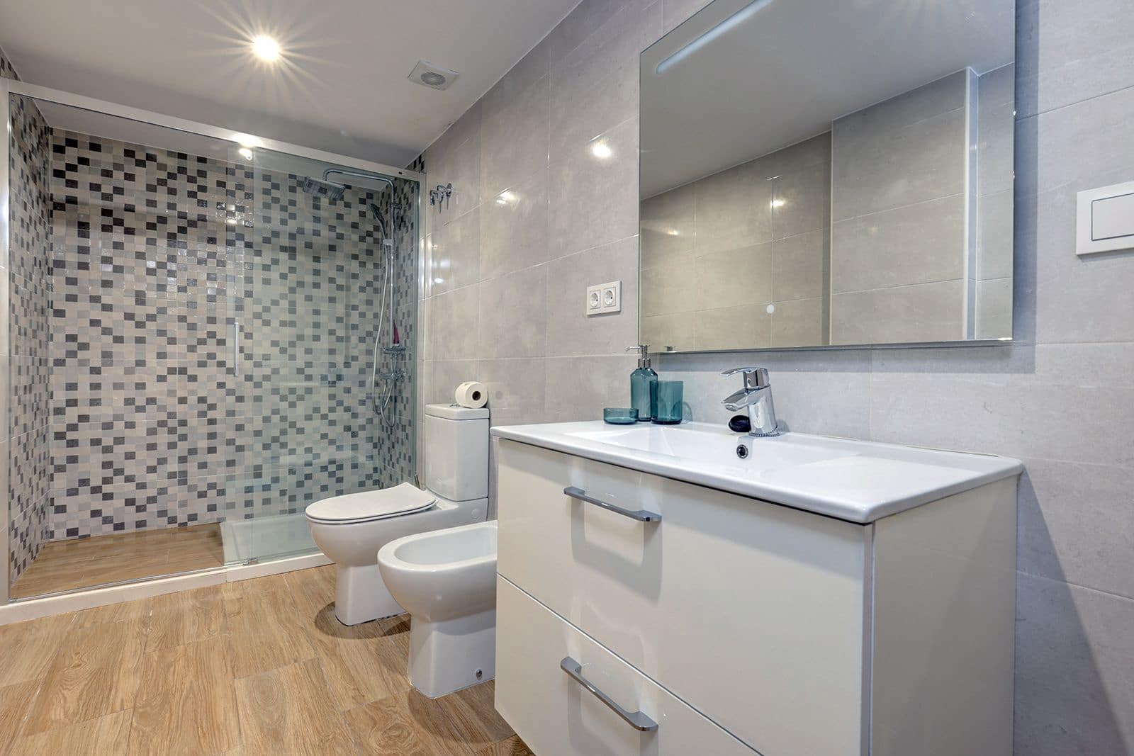 5 bedroom Apartment for sale in Estepona - € 795,000 (Ref: 9497345)