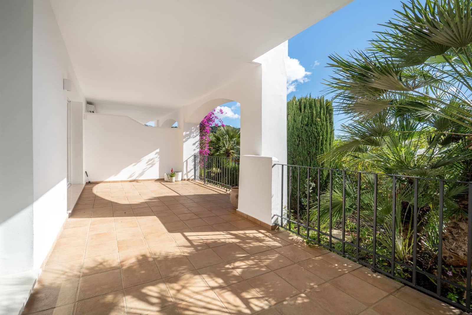 2 bedroom Apartment for sale in La Quinta - € 414,500 (Ref: 9497352)