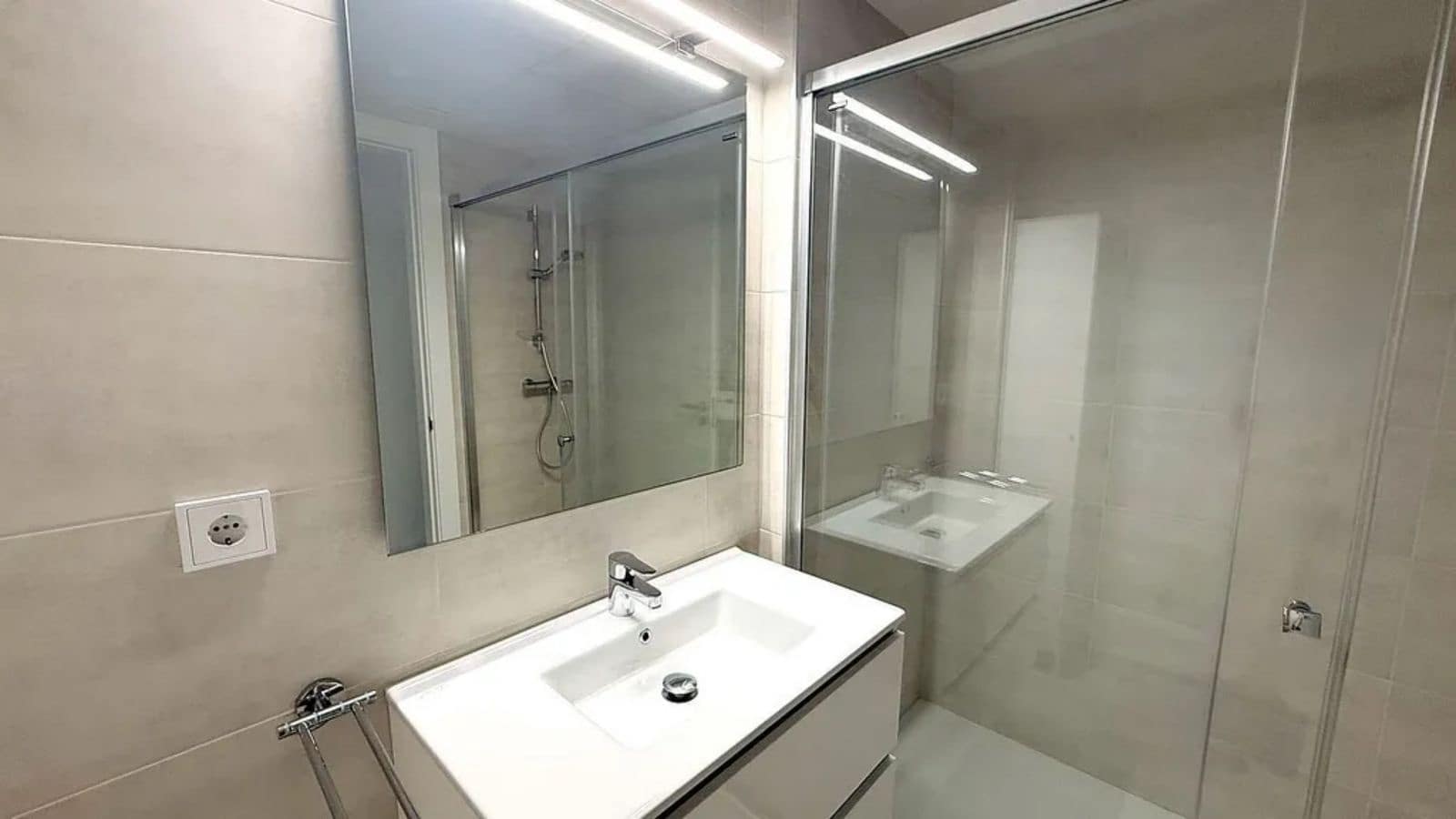 2 bedroom Apartment for sale in New Golden Mile - € 485,000 (Ref: 9497353)