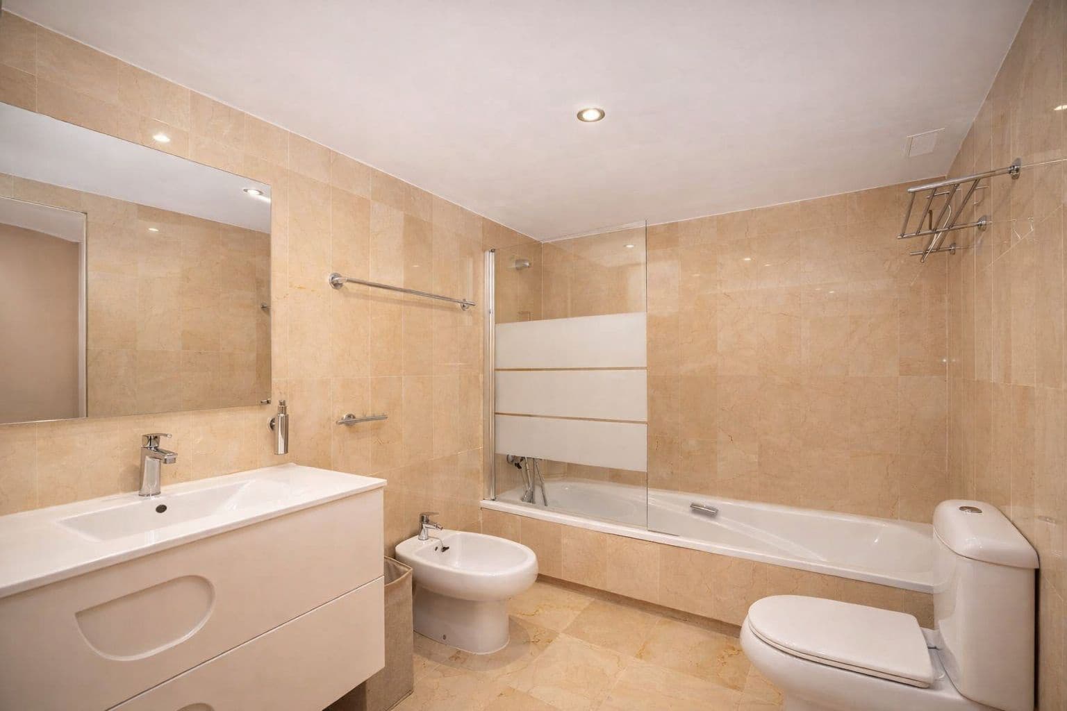 2 bedroom Apartment for sale in Guadalmina - € 450,000 (Ref: 9497358)