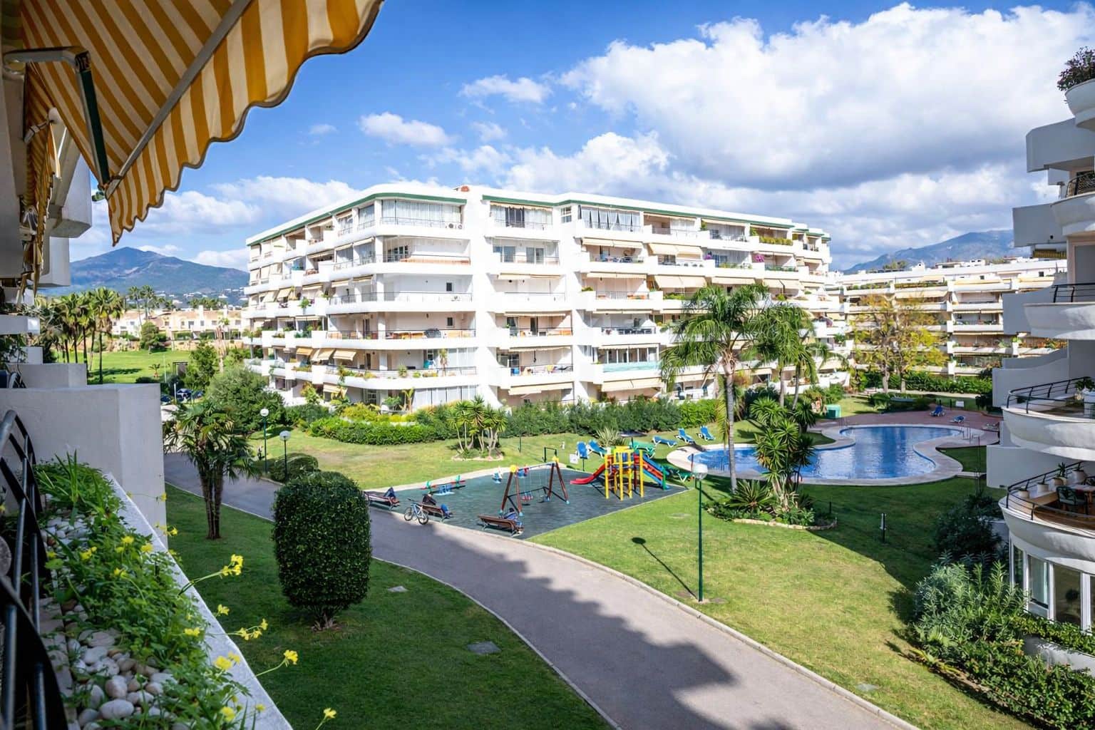 2 bedroom Apartment for sale in Guadalmina - € 450,000 (Ref: 9497358)