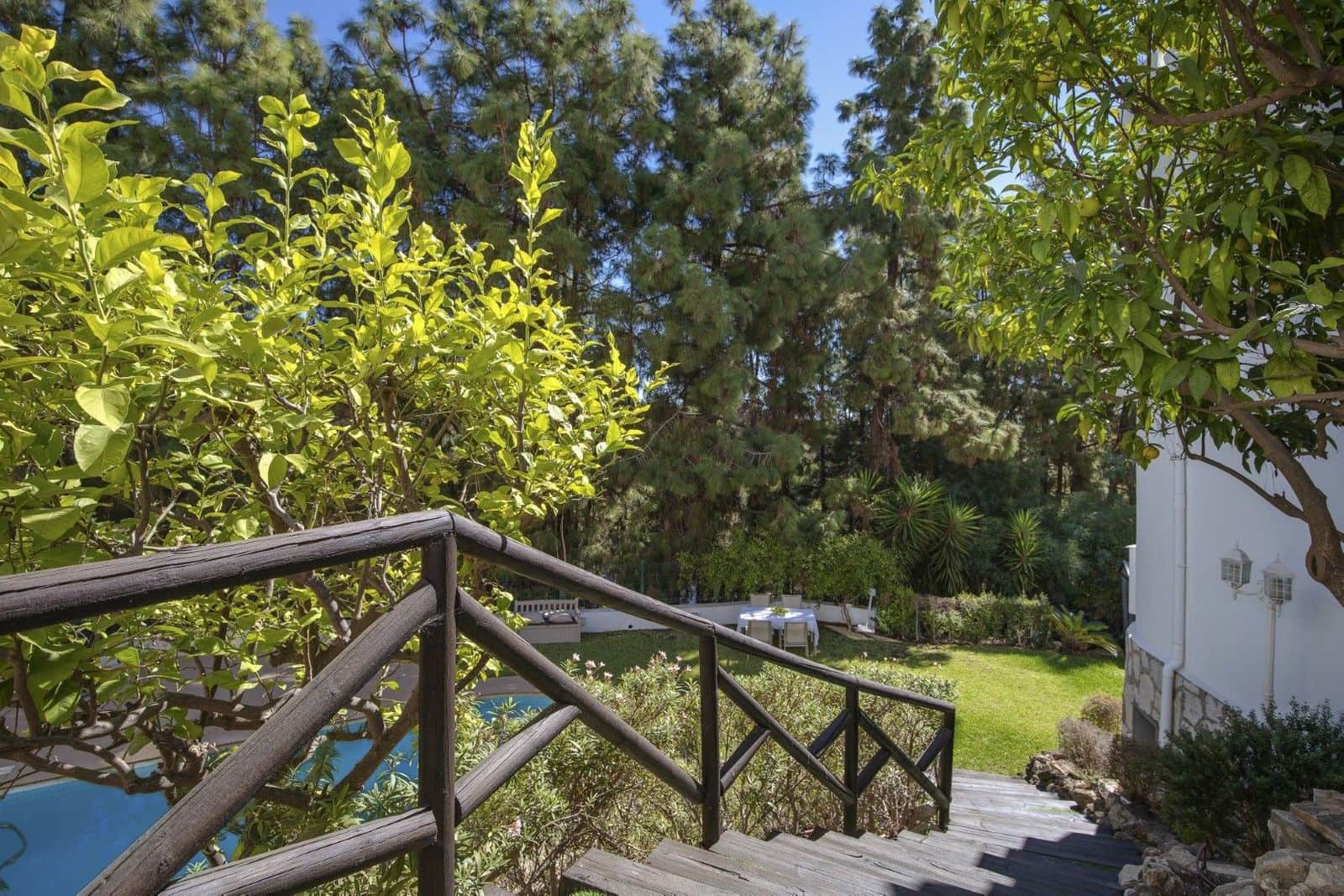 2 bedroom Townhouse for sale in Calahonda - € 450,000 (Ref: 9497366)