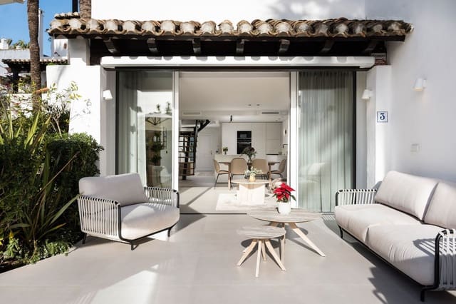 3 makuuhuone Omakotitalo myytävänä paikassa Costalita, Estepona - 1 095 000 € (Ref: 9497374)