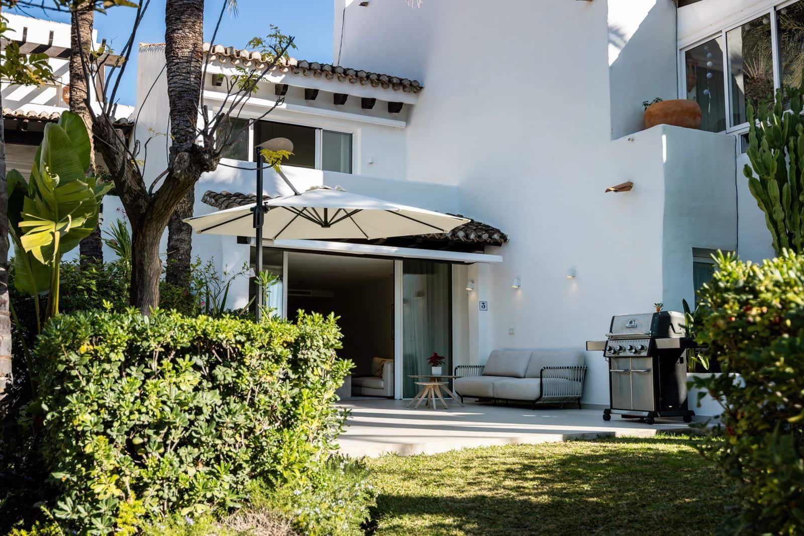 3 makuuhuone Omakotitalo myytävänä paikassa Costalita - 1 095 000 € (Ref: 9497374)