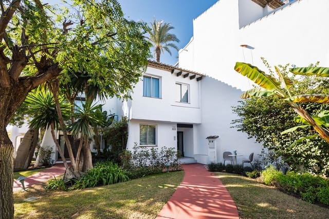 3 makuuhuone Omakotitalo myytävänä paikassa Costalita, Estepona - 1 095 000 € (Ref: 9497374)