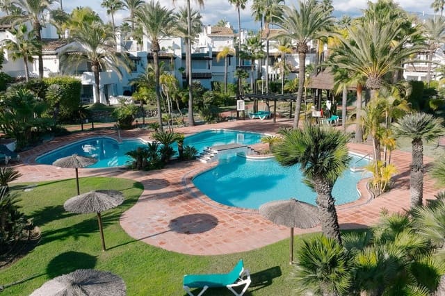 3 makuuhuone Omakotitalo myytävänä paikassa Costalita, Estepona - 1 095 000 € (Ref: 9497374)