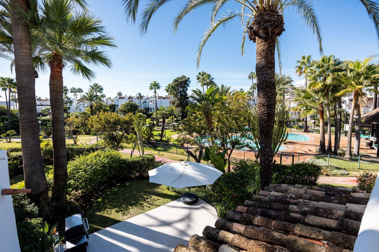 3 makuuhuone Omakotitalo myytävänä paikassa Costalita - 1 095 000 € (Ref: 9497374)