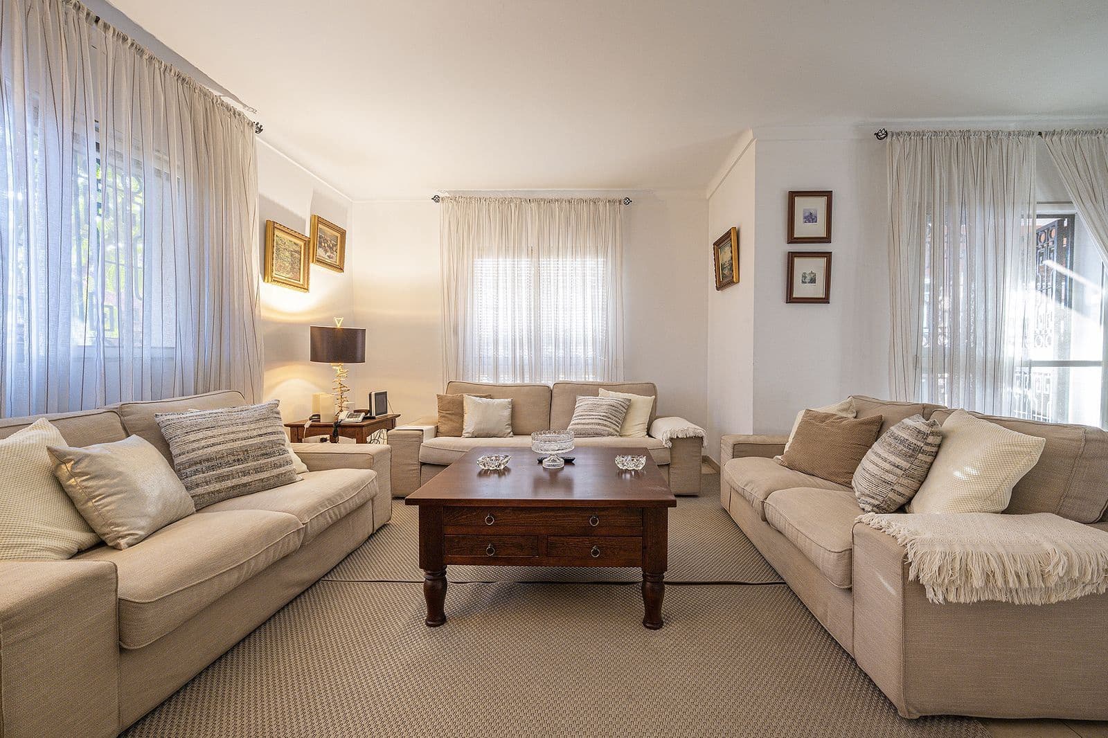 4 bedroom Villa for sale in Marbella - € 1,150,000 (Ref: 9497381)