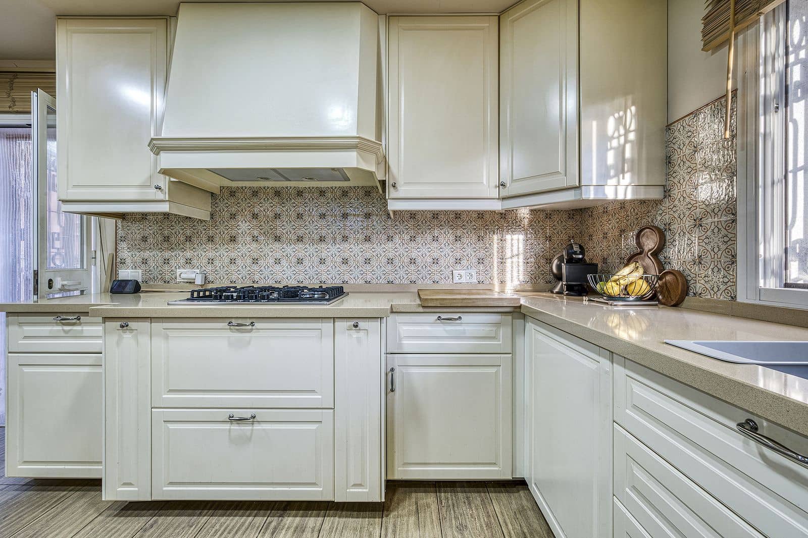 4 bedroom Villa for sale in Marbella - € 1,150,000 (Ref: 9497381)