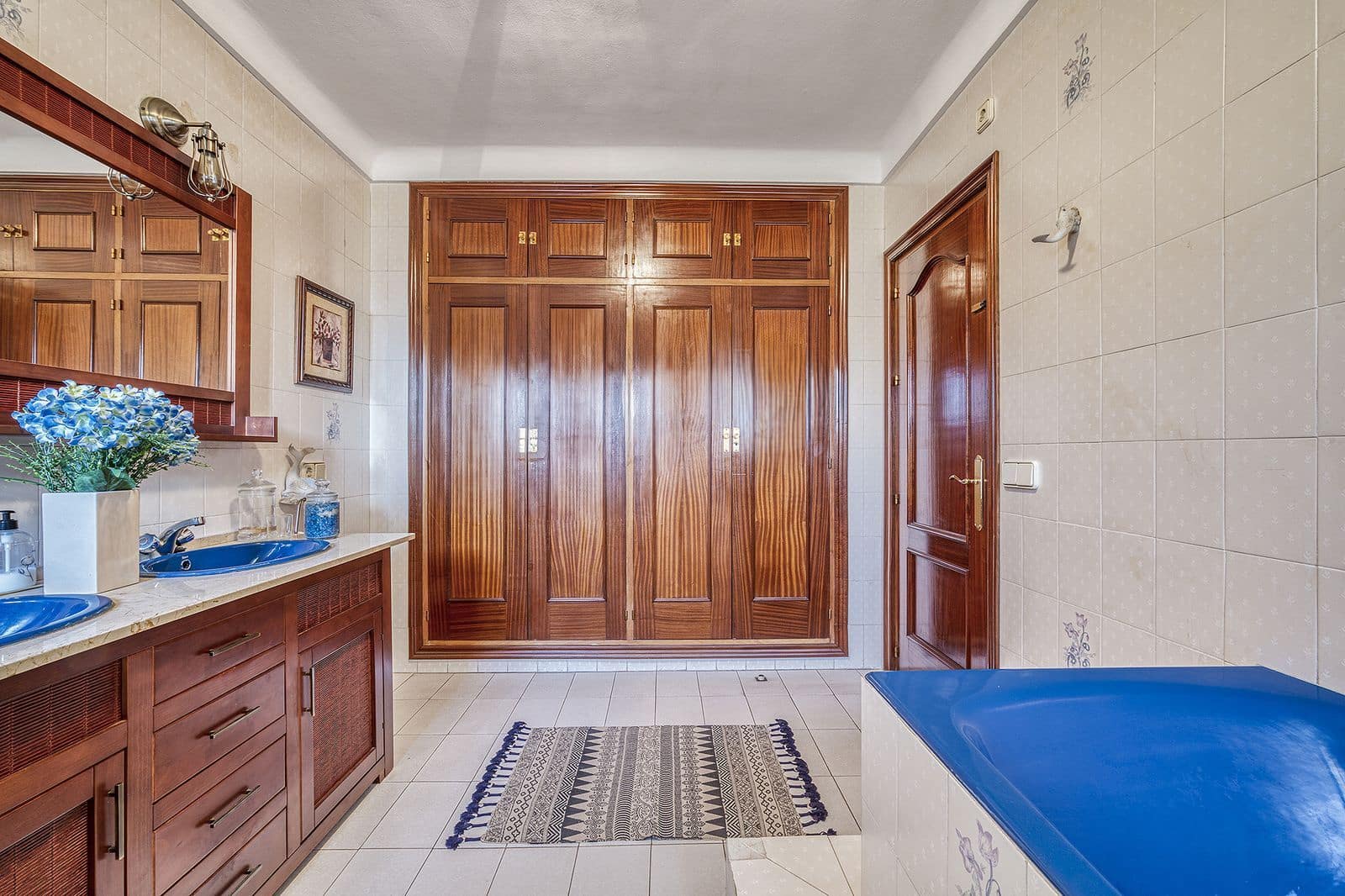 4 bedroom Villa for sale in Marbella - € 1,150,000 (Ref: 9497381)