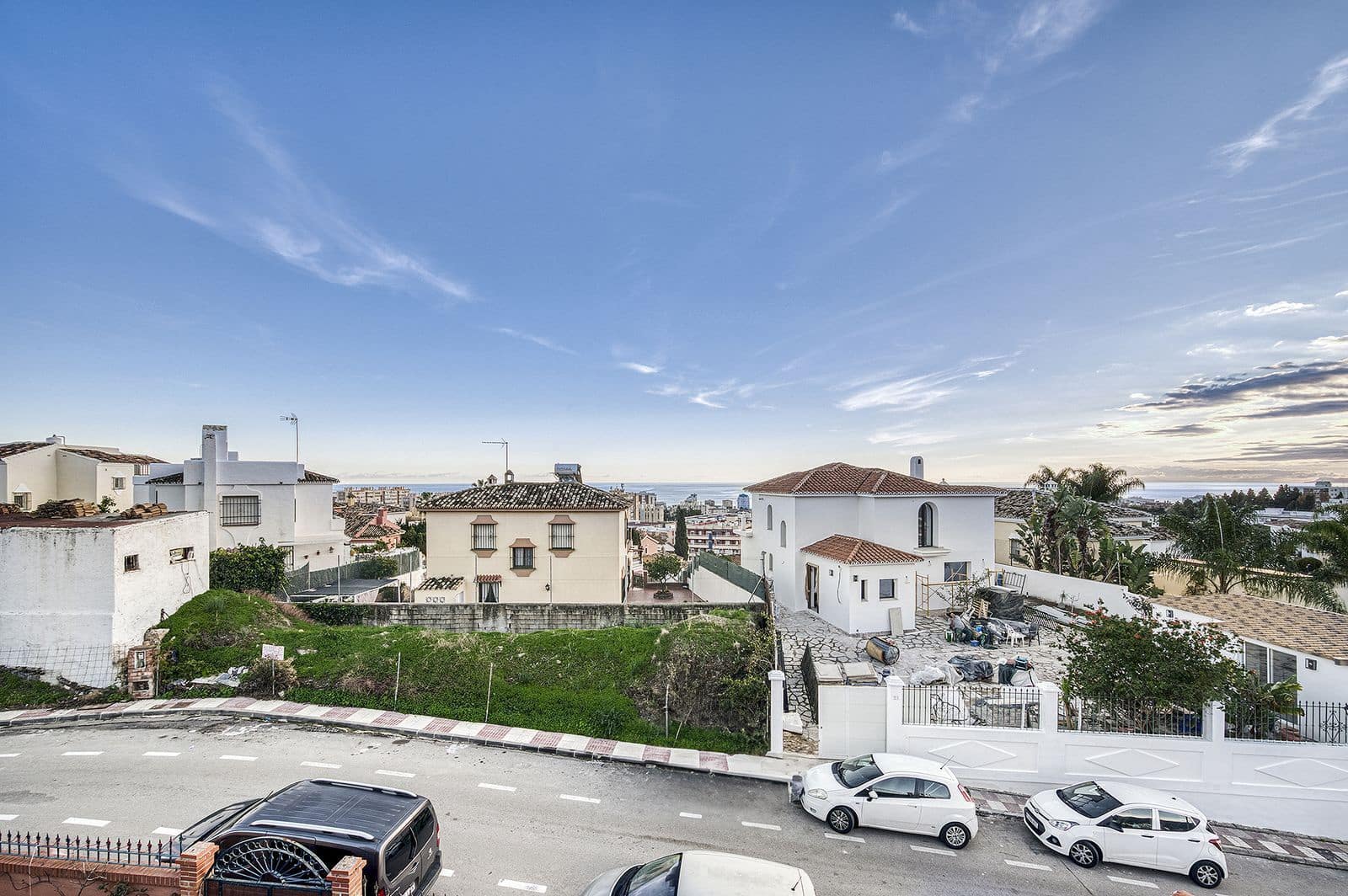 4 bedroom Villa for sale in Marbella - € 1,150,000 (Ref: 9497381)