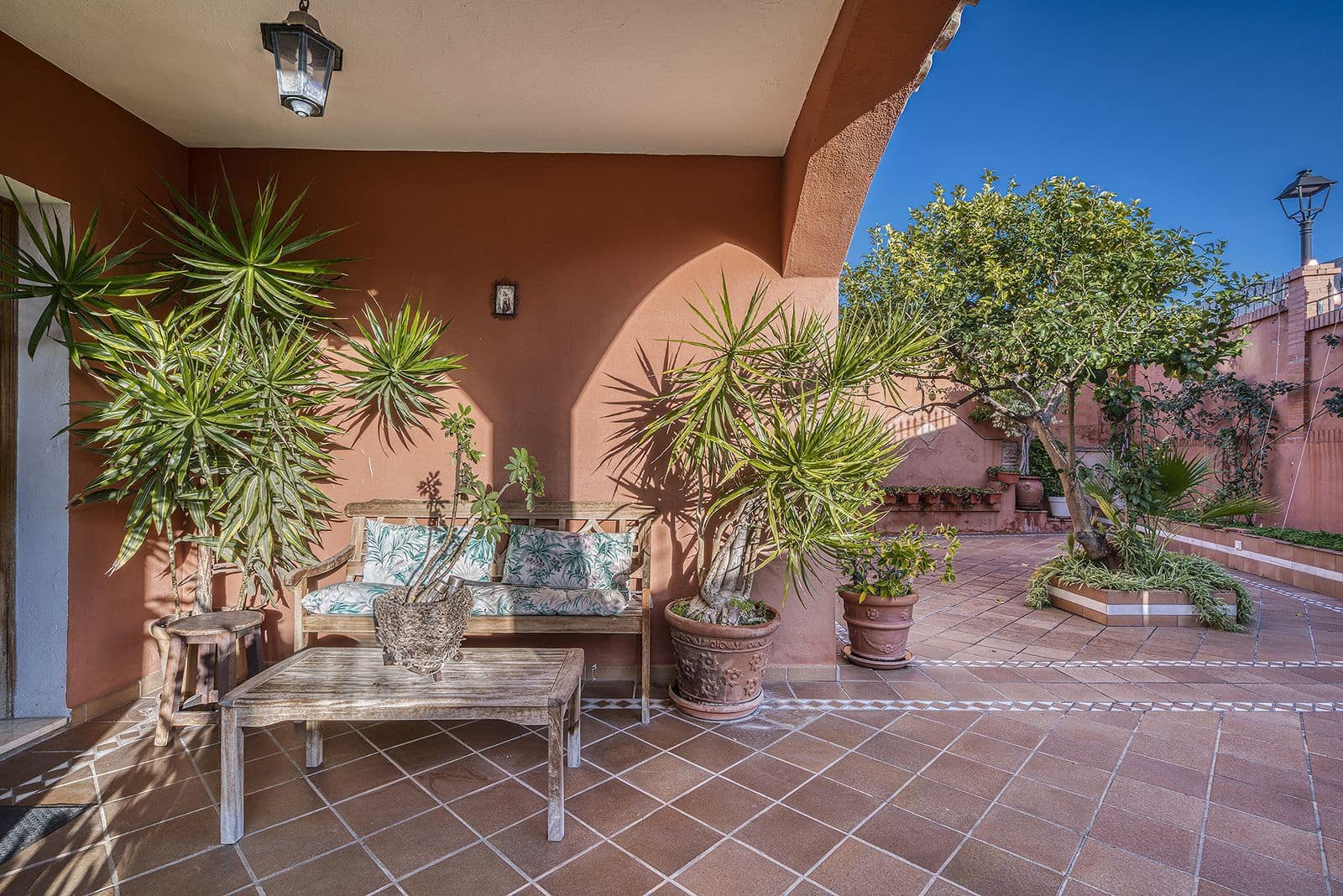 4 bedroom Villa for sale in Marbella - € 1,150,000 (Ref: 9497381)