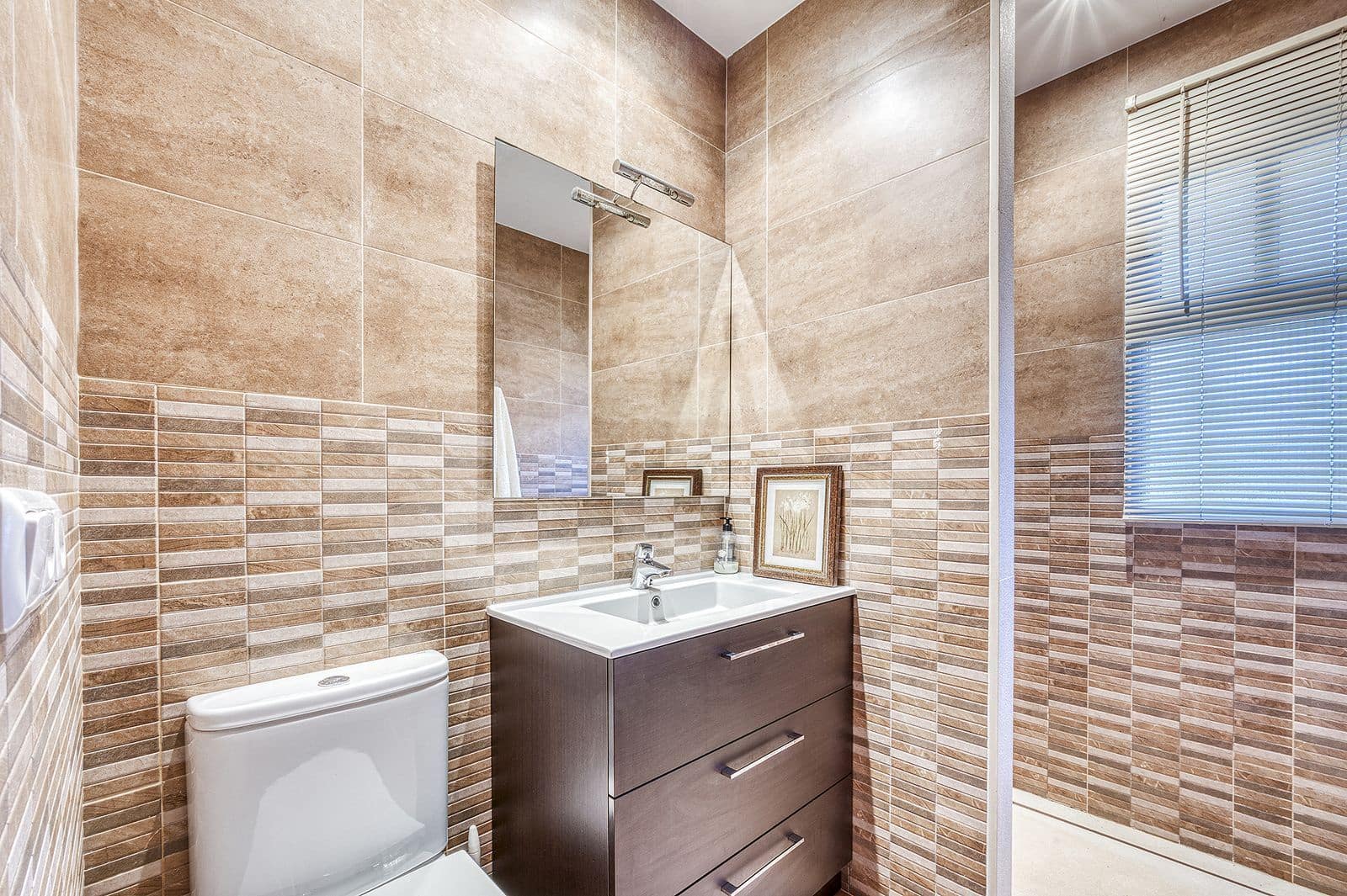 4 bedroom Villa for sale in Marbella - € 1,150,000 (Ref: 9497381)