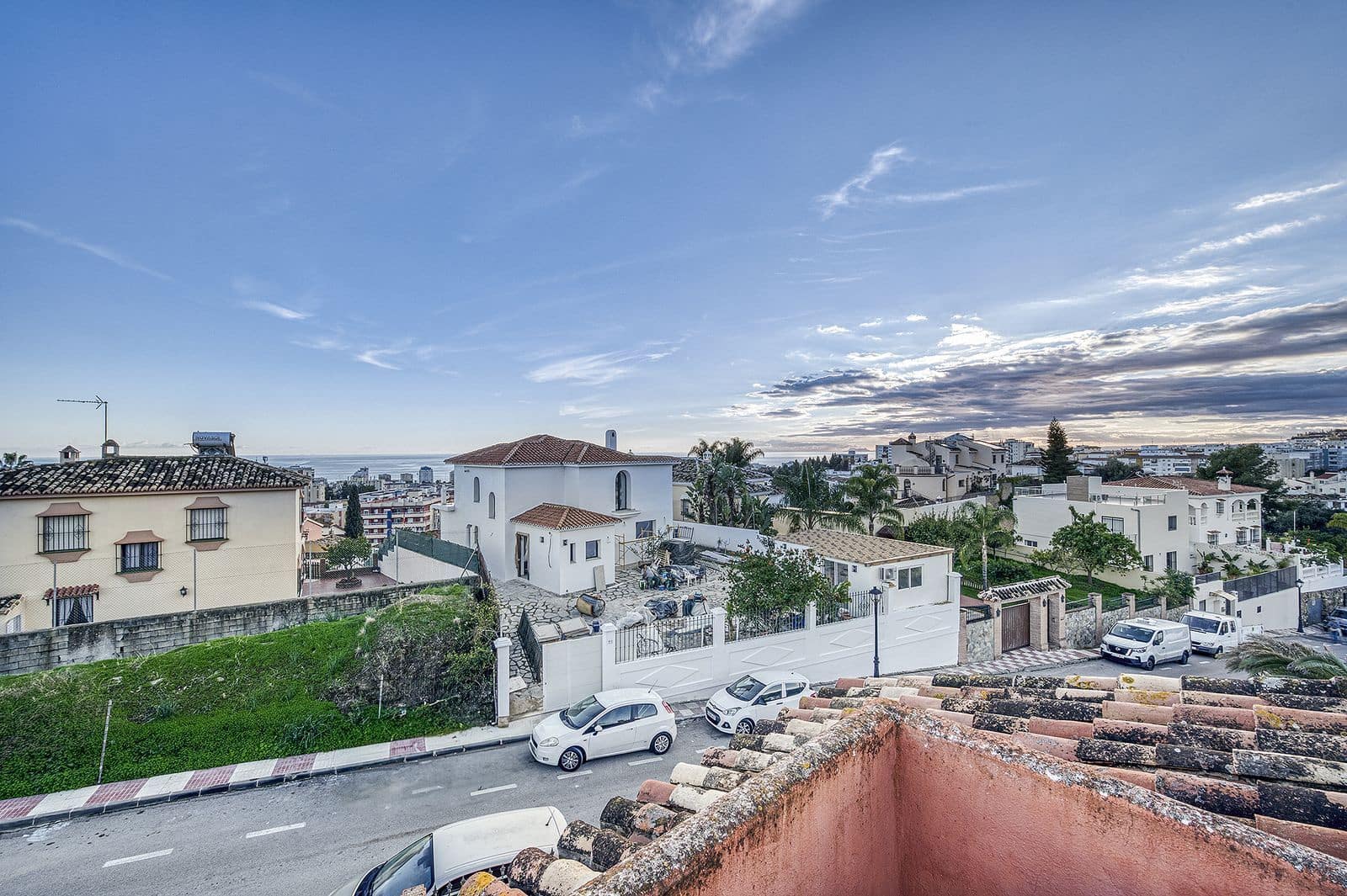 4 bedroom Villa for sale in Marbella - € 1,150,000 (Ref: 9497381)