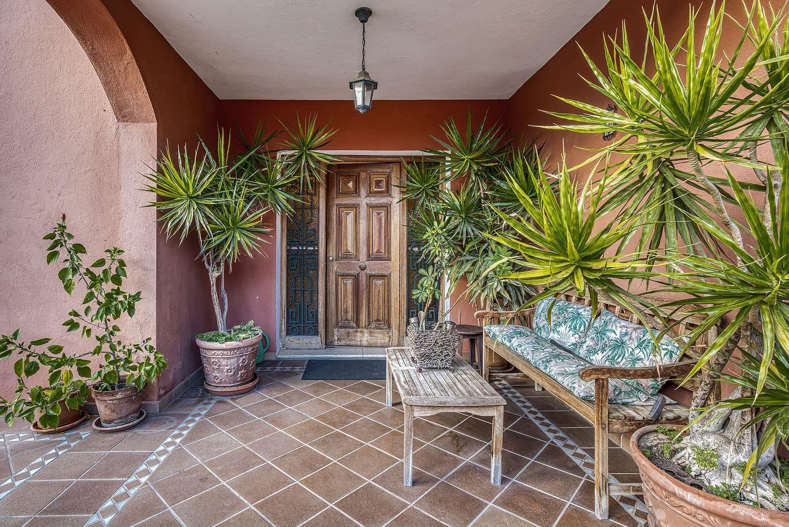 4 bedroom Villa for sale in Marbella - € 1,150,000 (Ref: 9497381)