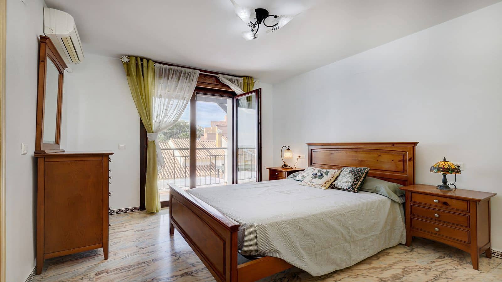 4 bedroom Townhouse for sale in Manilva - € 425,000 (Ref: 9497384)