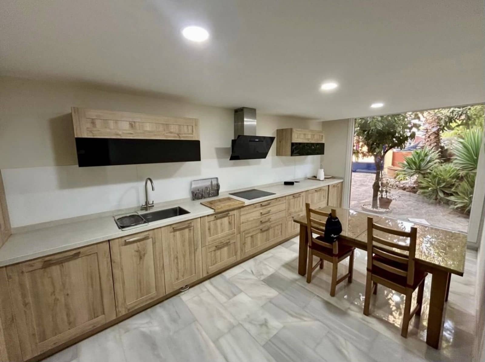 Pareado de 4 habitaciones en Atalaya-Isdabe en venta - 699.000 € (Ref: 9497390)