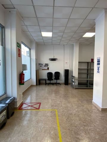 Kommersiell til salgs i Málaga by - € 600 000 (Ref: 9497397)