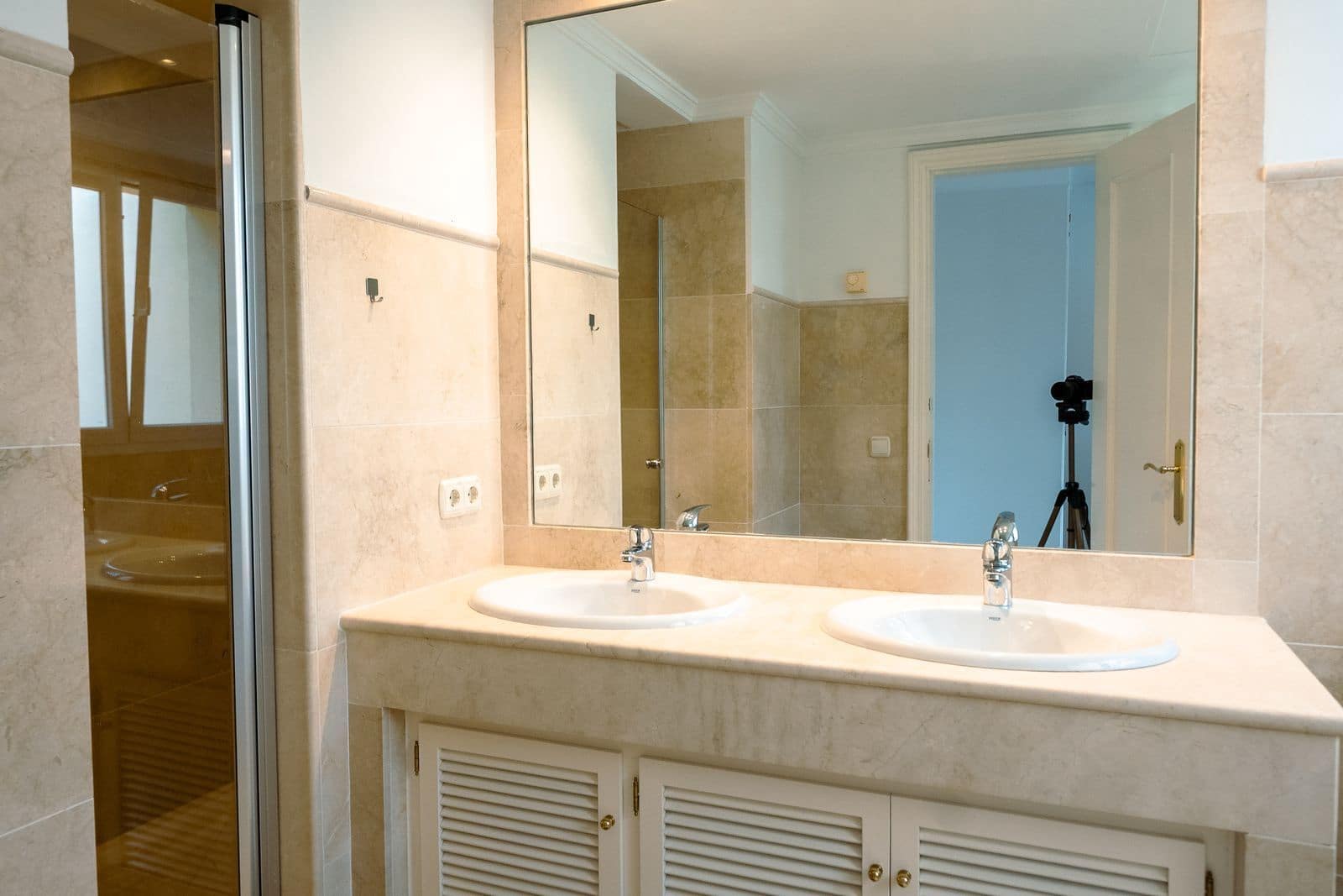 3 bedroom Semi-detached Villa for sale in Elviria - € 1,800,000 (Ref: 9497405)