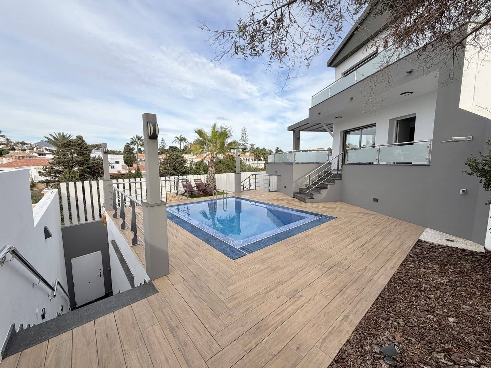 3 bedroom Villa for sale in Mijas Costa - € 849,000 (Ref: 9497408)