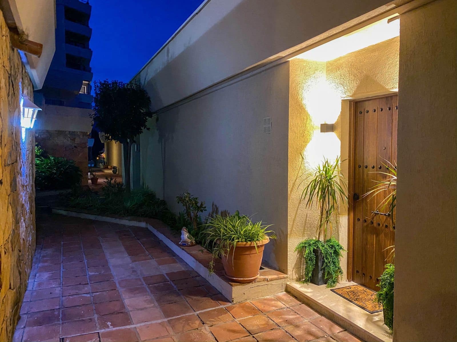 2 bedroom Townhouse for sale in Atalaya-Isdabe - € 375,000 (Ref: 9497412)