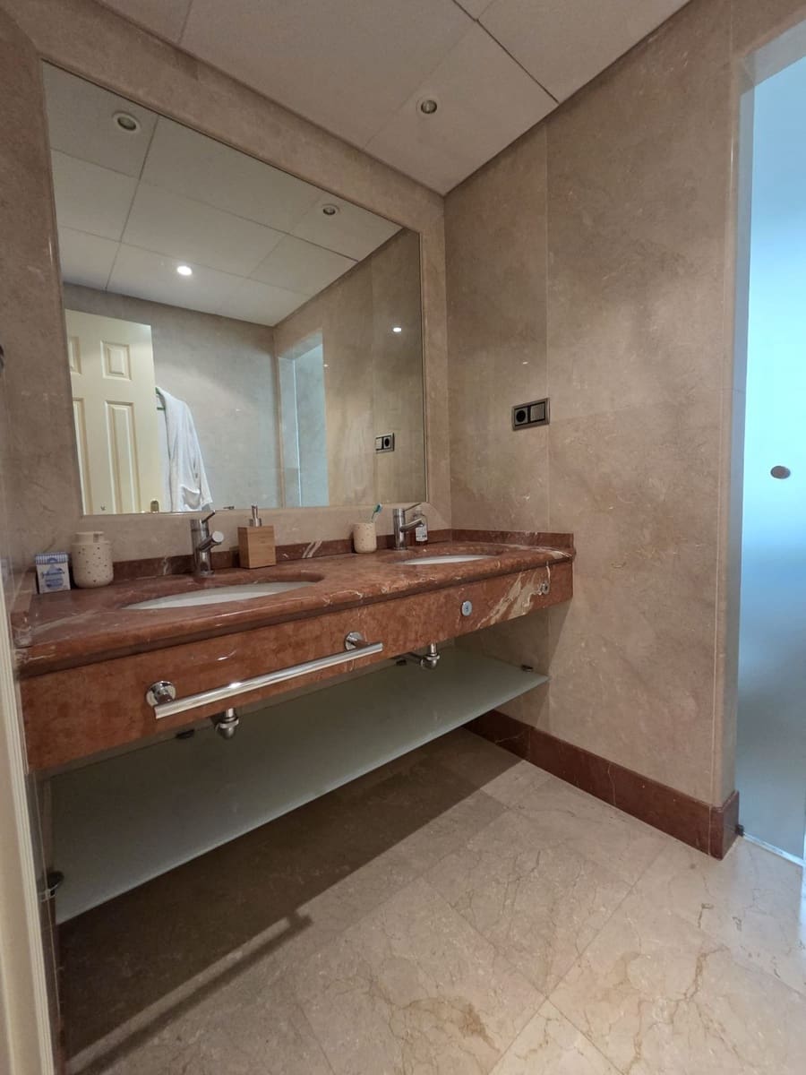 3 bedroom Apartment for sale in Golden Mile - € 1,100,000 (Ref: 9497414)