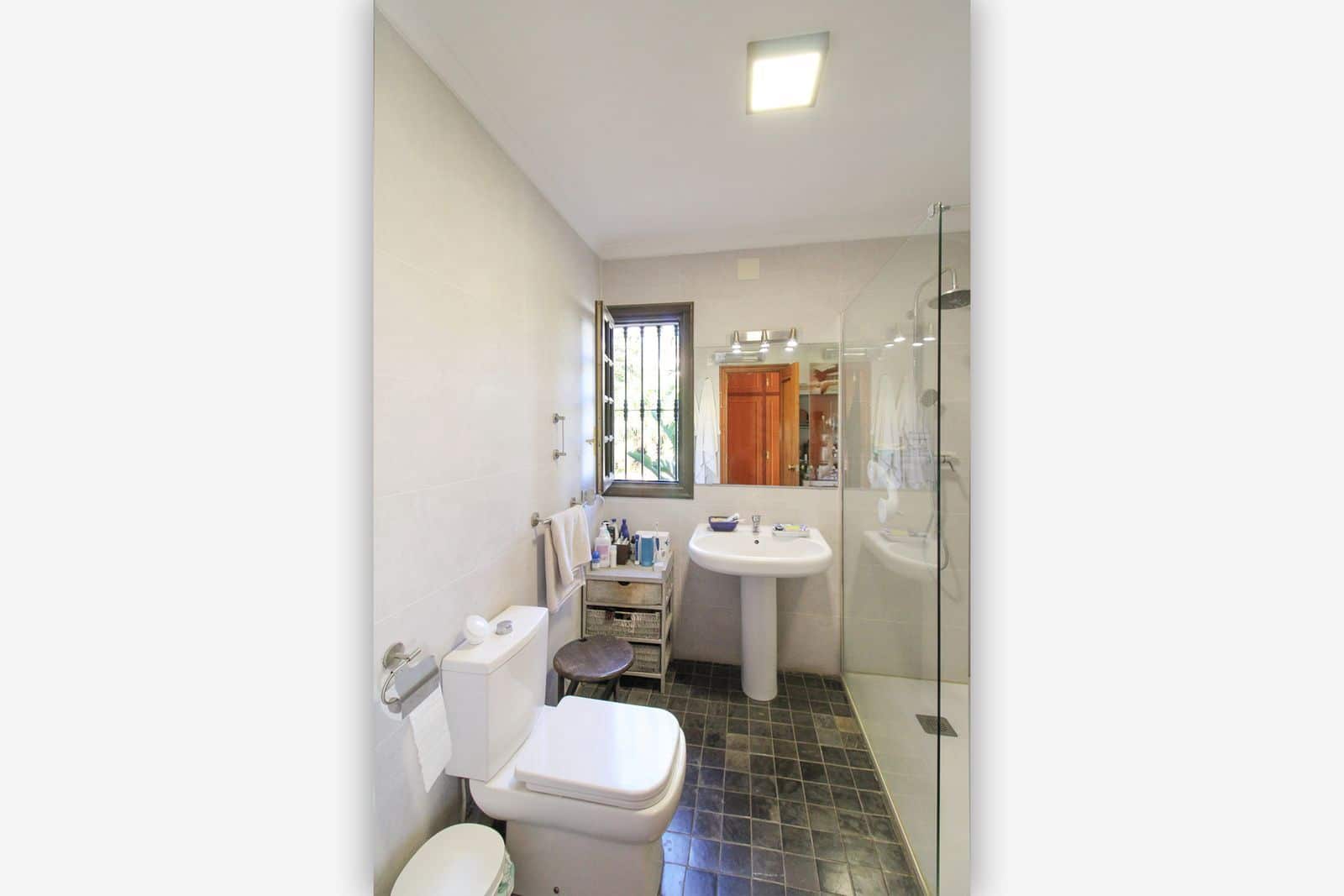 6 sovrum Villa till salu i Estepona - 1 550 000 € (Ref: 9497415)