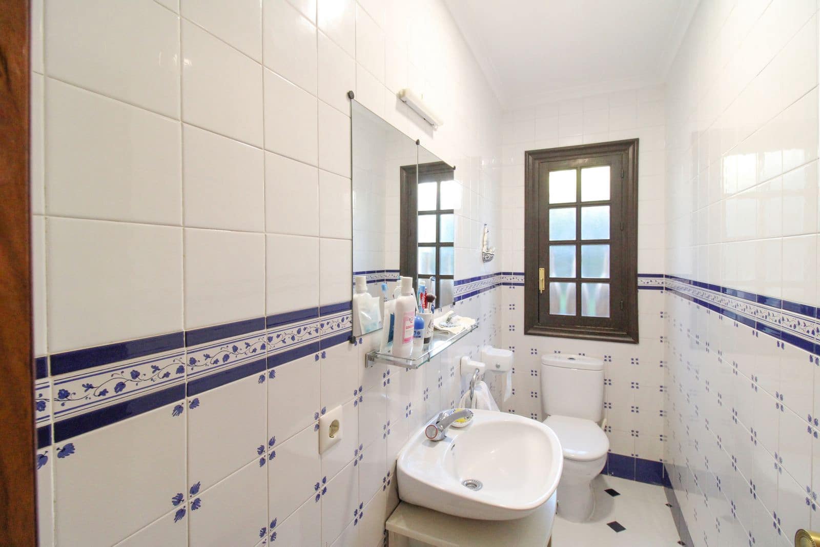 6 sovrum Villa till salu i Estepona - 1 550 000 € (Ref: 9497415)