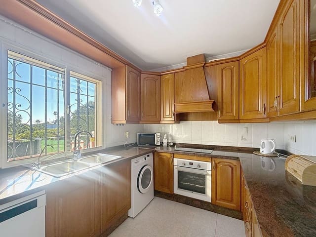 Finca/Casa Rural de 3 habitaciones en Estepona en venta - 825.000 € (Ref: 9497418)