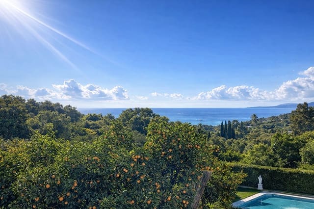 Finca/Casa Rural de 3 habitaciones en Estepona en venta - 825.000 € (Ref: 9497418)