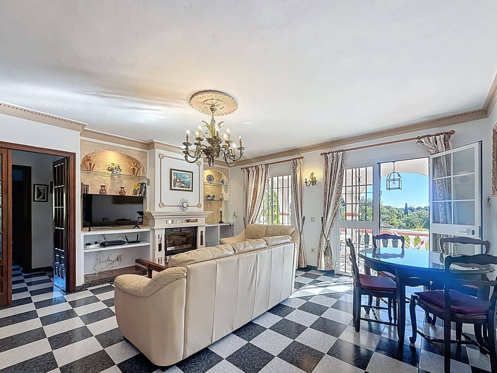 Finca/Casa Rural de 3 habitaciones en Estepona en venta - 825.000 € (Ref: 9497418)