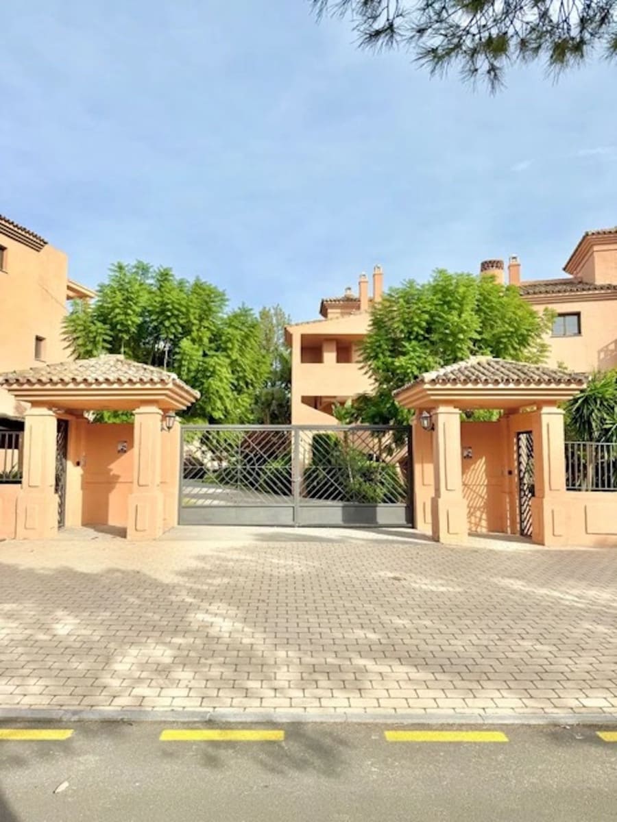 2 bedroom Apartment for sale in New Golden Mile - € 400,000 (Ref: 9497426)