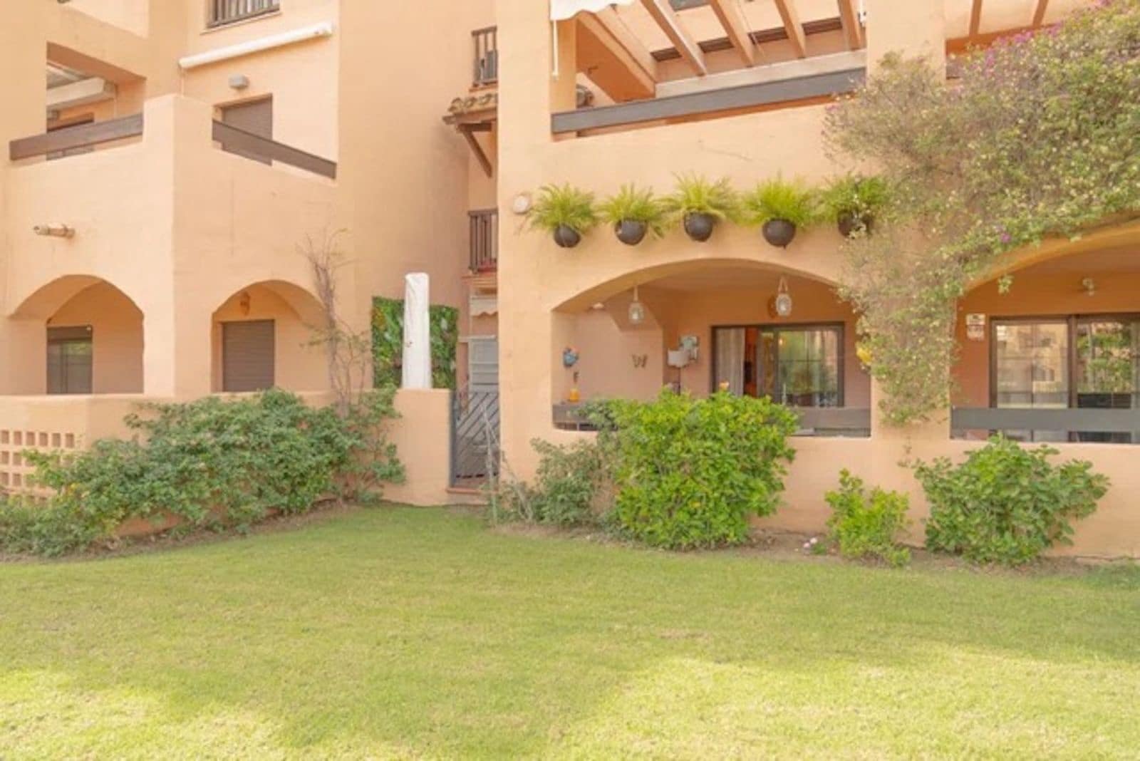 2 bedroom Apartment for sale in New Golden Mile - € 400,000 (Ref: 9497426)