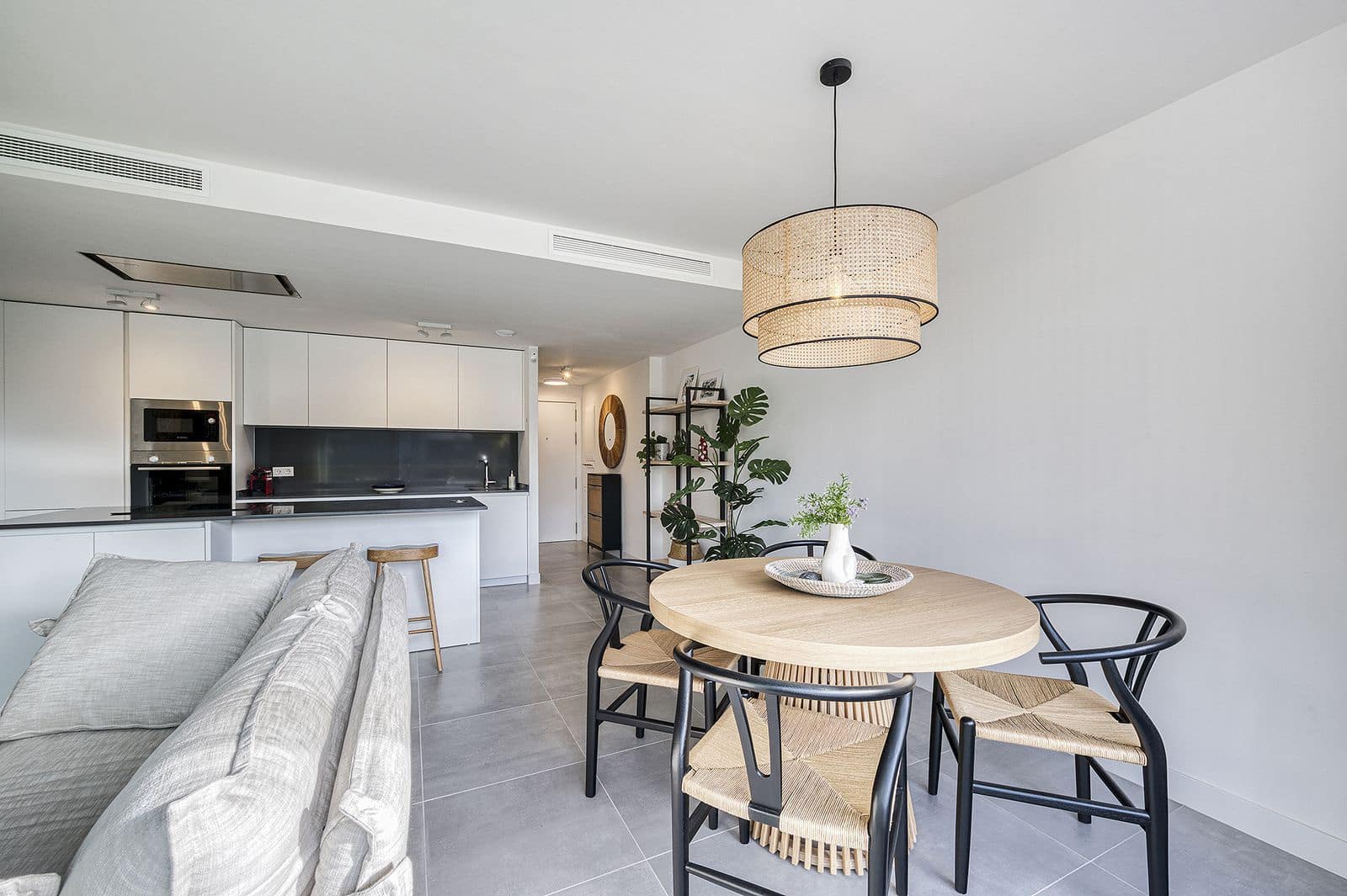 2 bedroom Apartment for sale in New Golden Mile - € 450,000 (Ref: 9497436)