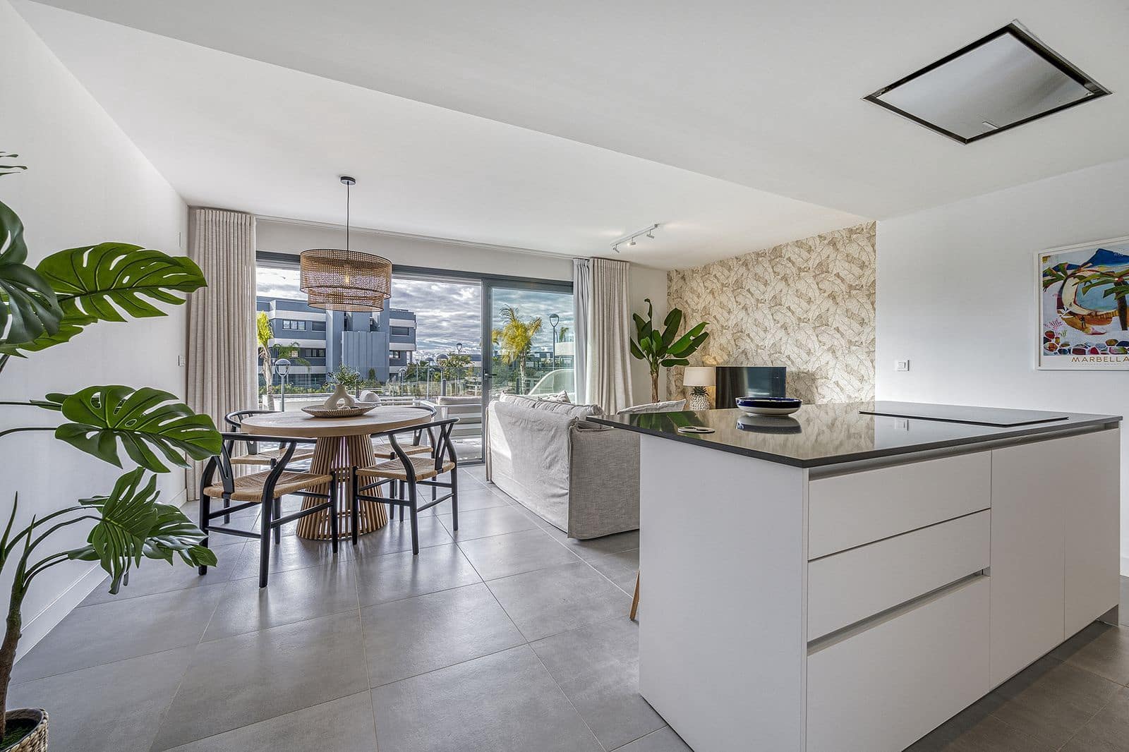 2 bedroom Apartment for sale in New Golden Mile - € 450,000 (Ref: 9497436)