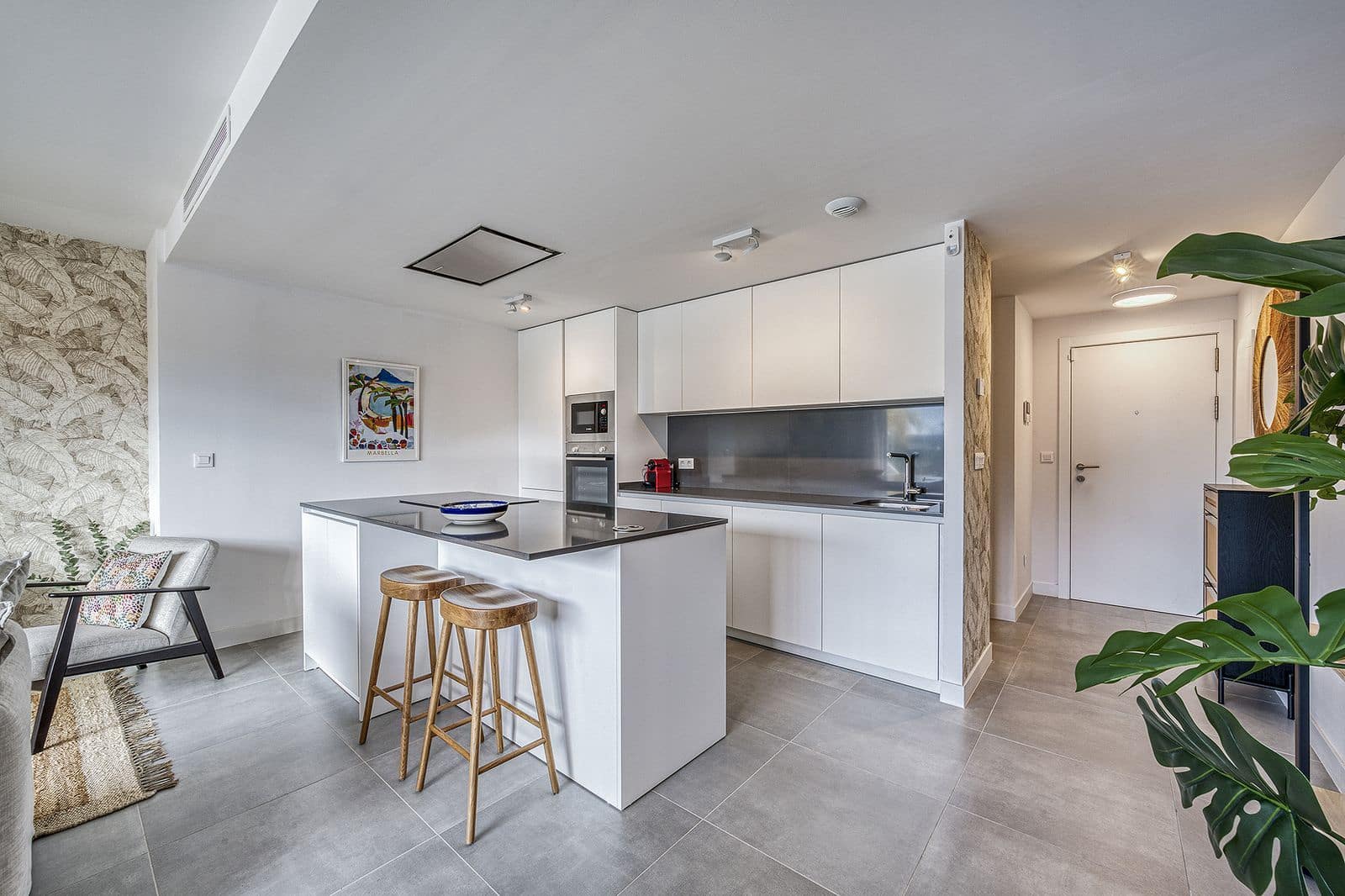 2 bedroom Apartment for sale in New Golden Mile - € 450,000 (Ref: 9497436)