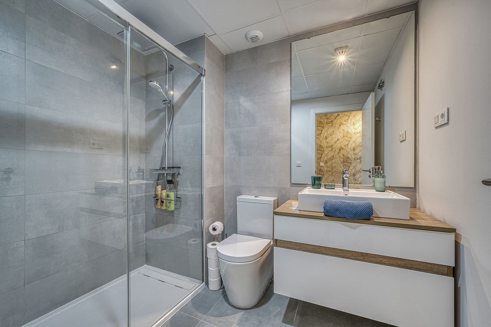 2 bedroom Apartment for sale in New Golden Mile - € 450,000 (Ref: 9497436)