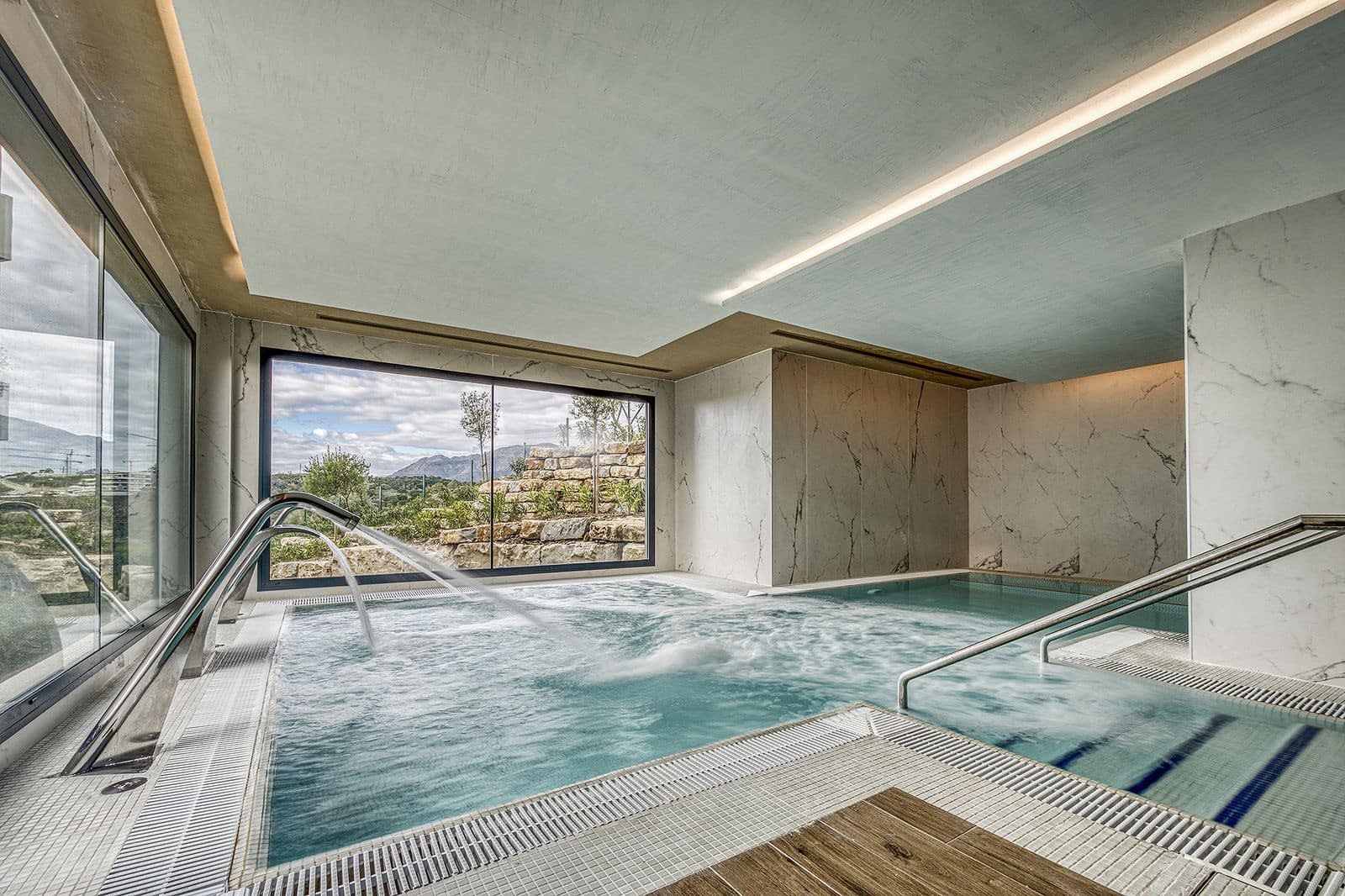 2 bedroom Apartment for sale in New Golden Mile - € 450,000 (Ref: 9497436)