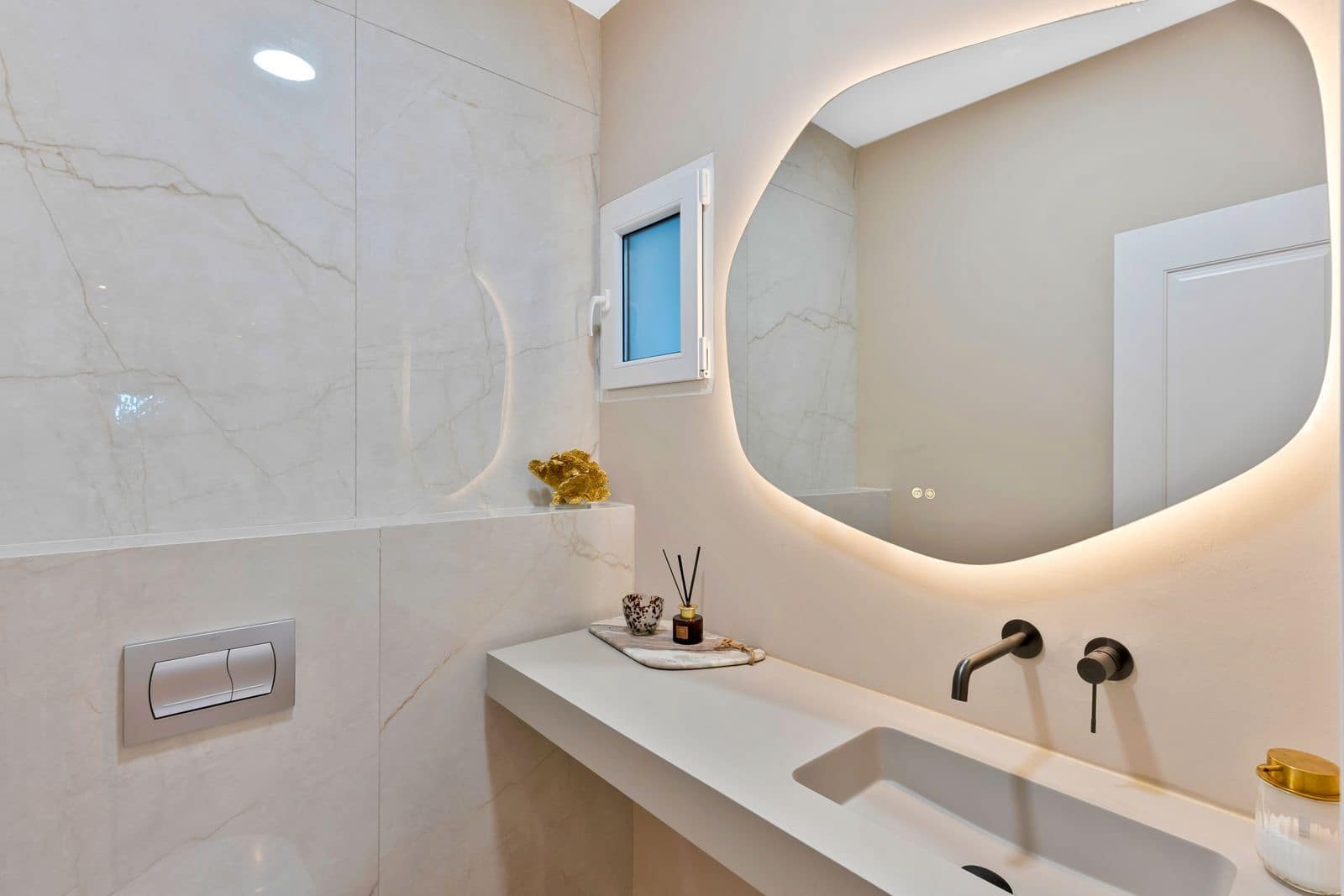 4 bedroom Townhouse for sale in Guadalmina - € 699,000 (Ref: 9497451)