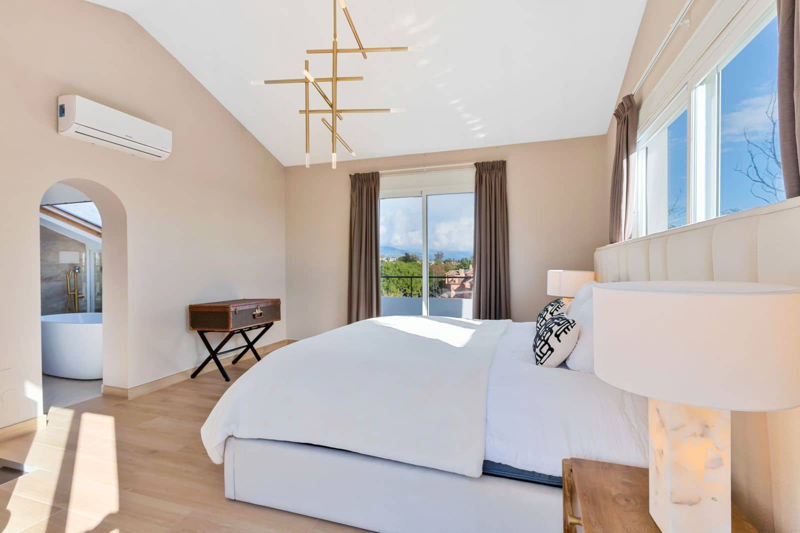 4 bedroom Townhouse for sale in Guadalmina - € 699,000 (Ref: 9497451)